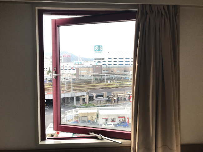 ホテルウィングインターナショナル下関の窓辺