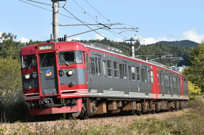 川原踏切で撮影したしなの鉄道の115系