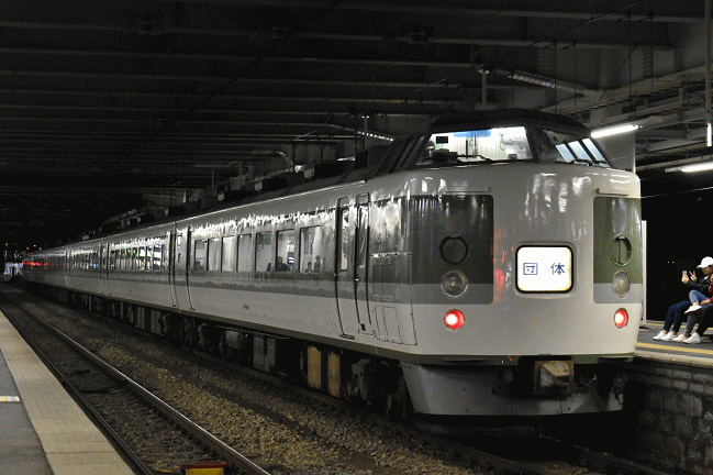 松本駅では189系に遭遇