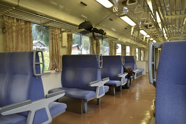 キハ110系の車内
