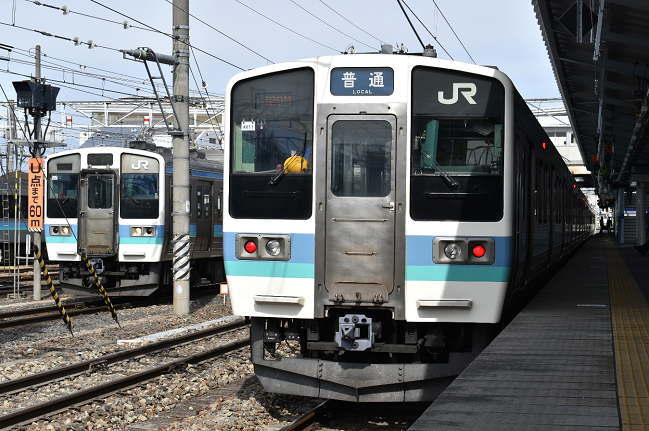 中央東線の211系