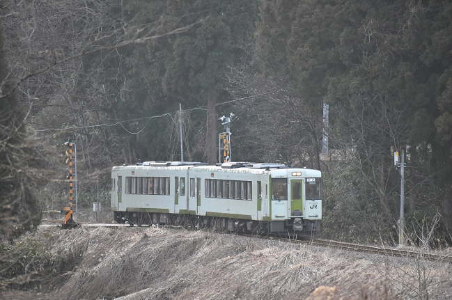 内ヶ巻駅から会津川口行きを撮影