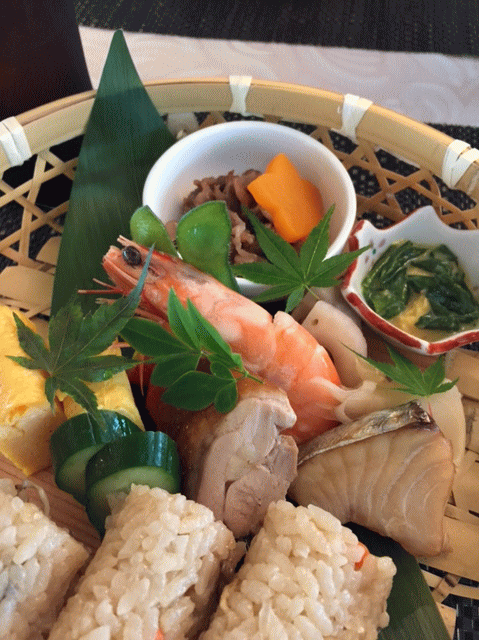 食堂車「ダイナープレヤデス」での2回目のランチ・竹籠御膳