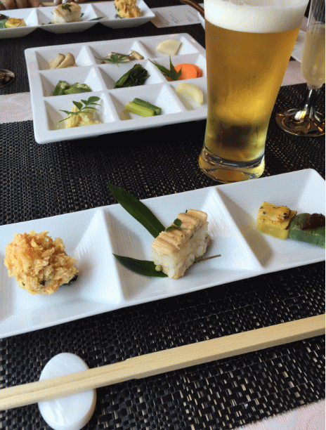 食堂車「ダイナープレヤデス」のランチ・先付と漬物盛り合わせ