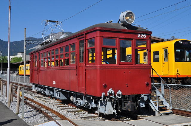 三岐鉄道の保存電車モニ２２６