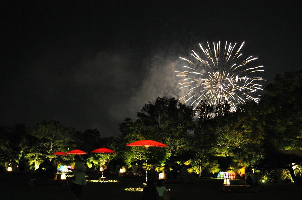 岡山城天守閣前から、岡山桃太郎まつり花火大会