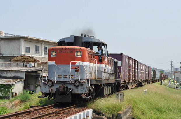 水島臨海鉄道の貨物列車（倉敷市～球場前）