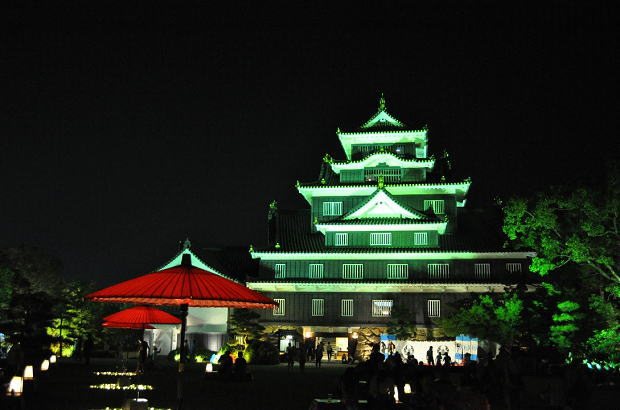 夜の岡山城天守閣