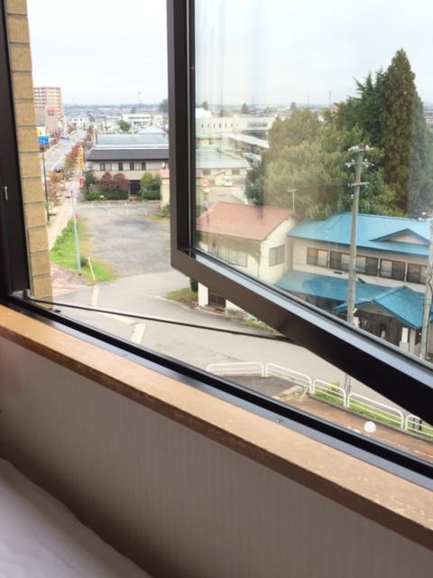 東横イン米沢駅前の窓の開閉の状態