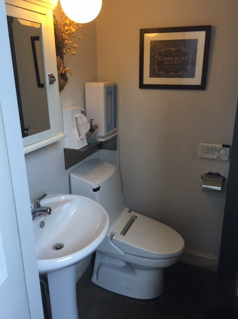 木場のフレンチレストラン「アタゴール」のトイレ