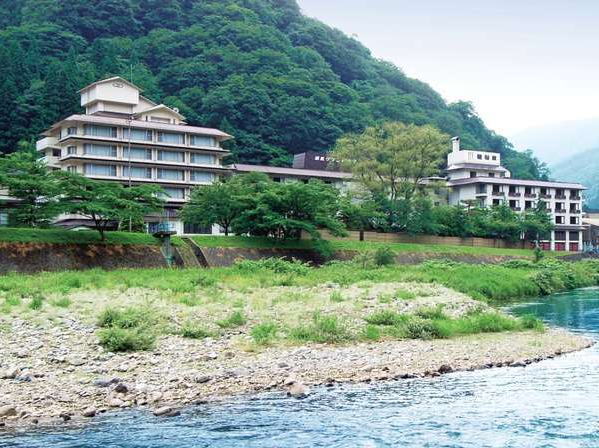 瀬見温泉「ゆめみの宿 観松館」外観
