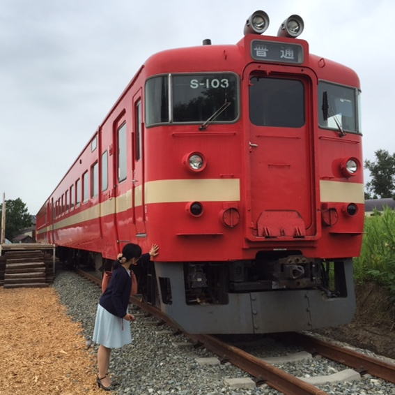 保存された711系電車の全面部分