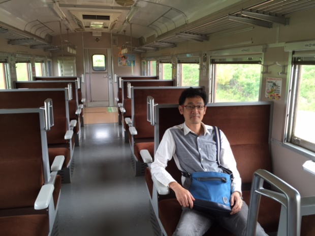 大地のテラス（岩見沢）に静態保存された711系電車の車内に着席