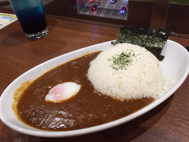 鉄道カフェ「スティームロコモティブ」のカレー