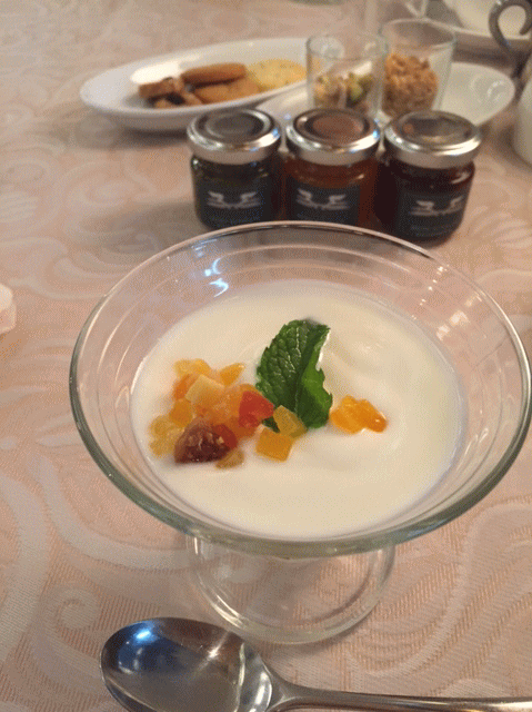 食堂車「ダイナープレヤデス」のモーニング（朝食）のデザートとトワイライト非売品ジャム