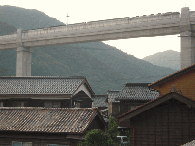 餘部橋梁とキハ183系はまかぜ