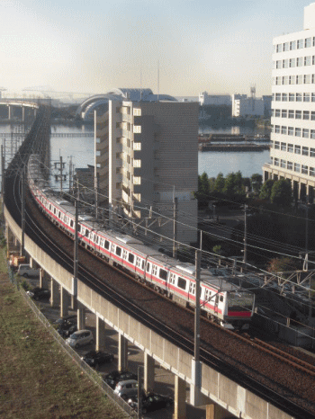 ちょうど良いカーブが、ホテルの客室から見える