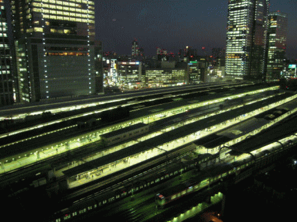 丸の内ホテルから撮影したナイトトレインビュー