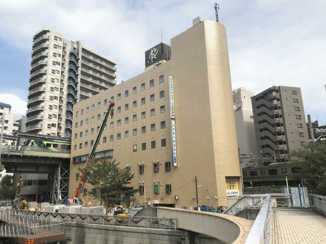 ロイヤルオーク五反田の外観と、鉄道路線の関係