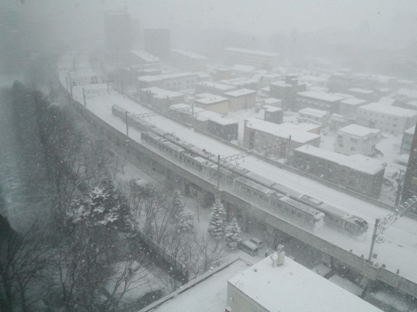 2012年冬、京王プラザホテル札幌からの鉄道の様子
