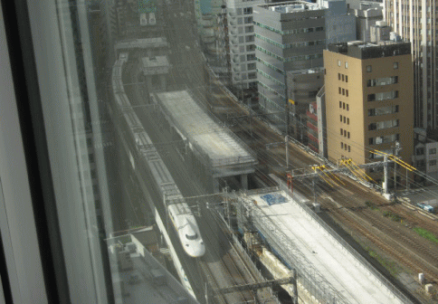 レム秋葉原から見た上越新幹線