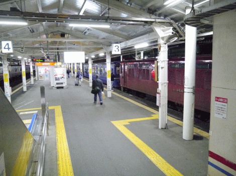 青森駅に入線したあけぼのの写真