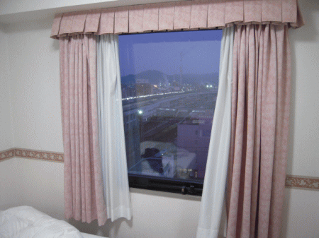 ホテルアルファーワン徳山の窓辺の感じ