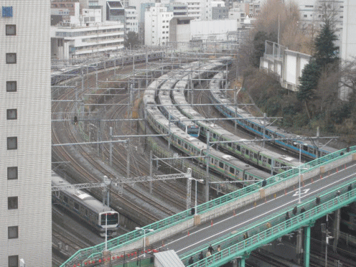 CANDEO HOTELS(カンデオホテルズ)上野公園から見る、上野駅方面のトレインビュー