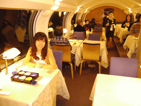 カシオペア号のダイニングカー車内の写真