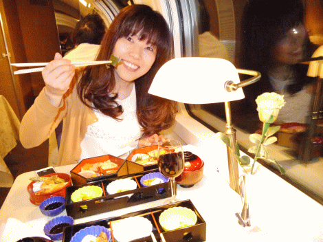 カシオペア・ダイニングカーの様子を写した写真