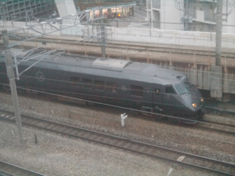 つばめ型車両の特急電車