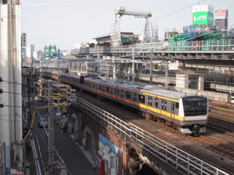 ホテルメイン神田から中央線を眺める（上野東京ライン完成前）