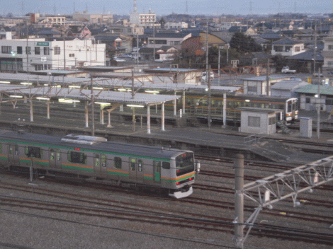 一般の電車車両が頻繁に往来