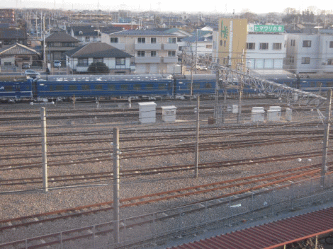 車体にこびりつく雪