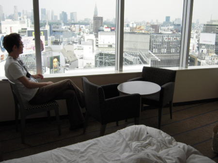 のんびりと窓の外を見る贅沢