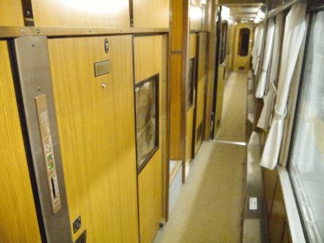 北斗星ソロ・通路の写真