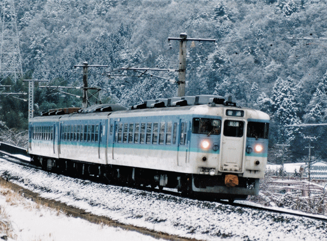 中央西線の165系長野色