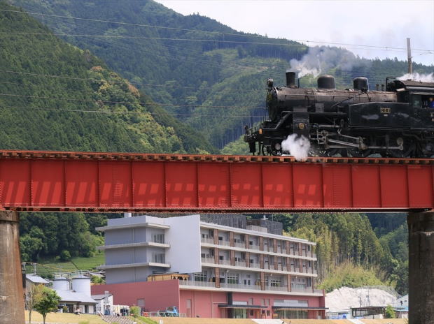 SL列車と川根温泉ホテル