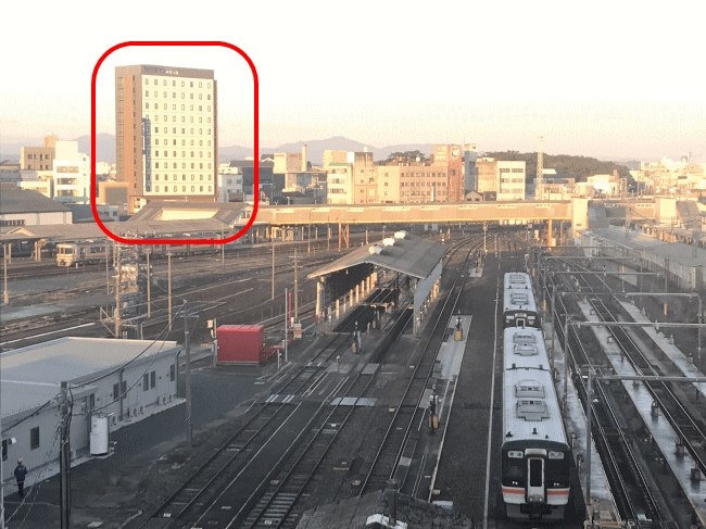 伊勢シティホテルから見た三交イン伊勢市駅前