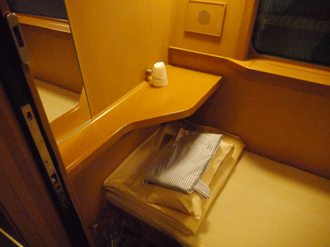 シングル下段の様子