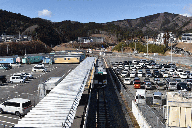 女川駅から見た「ホテル・エルファロ」
