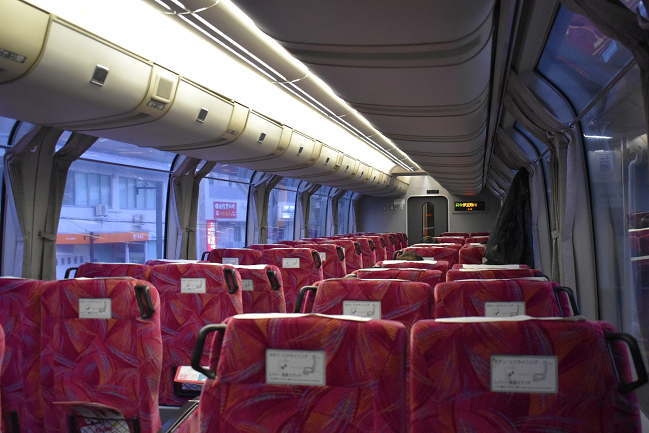 スーパービュー踊り子の車内