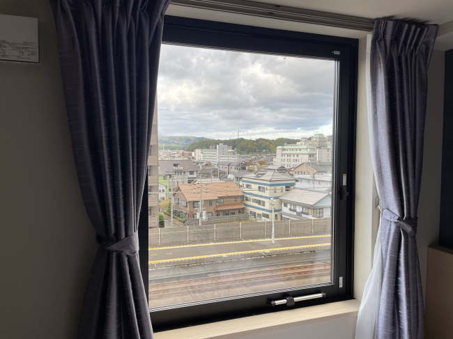 JRクレメントイン今治の窓の様子