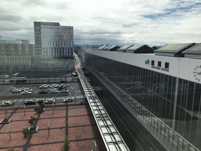 JRイン旭川から見た旭川駅