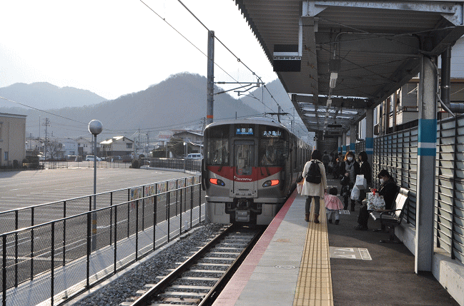河戸帆待川駅のホーム