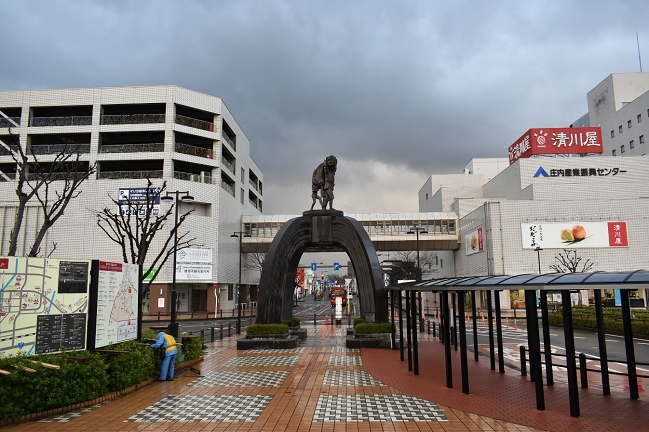 鶴岡駅前のマリカ