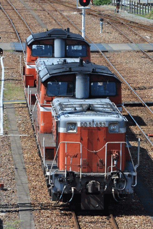 国鉄色のDD51重連