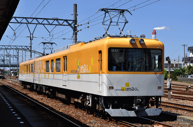 電気検測車「はかるくん」、塩浜駅にて