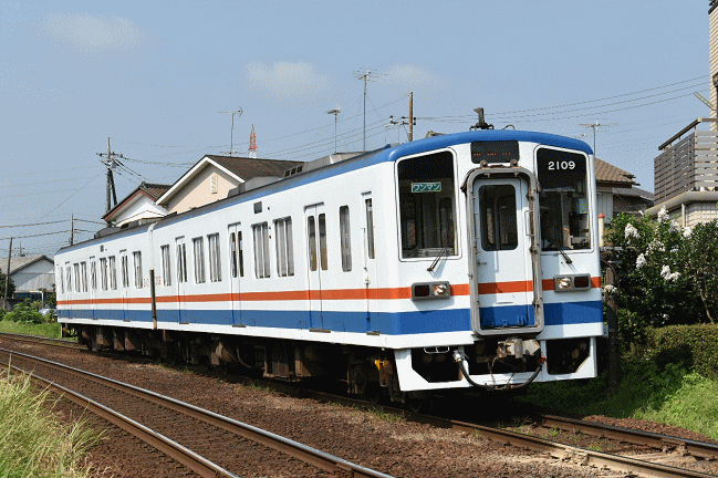 生涯学習センター前の踏切で関東鉄道常総線を撮影