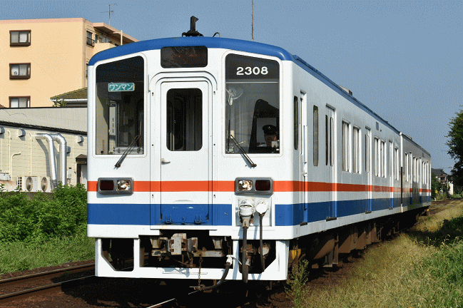 稲戸井駅に到着する関東鉄道を取手方面ホームの水海道側で撮影